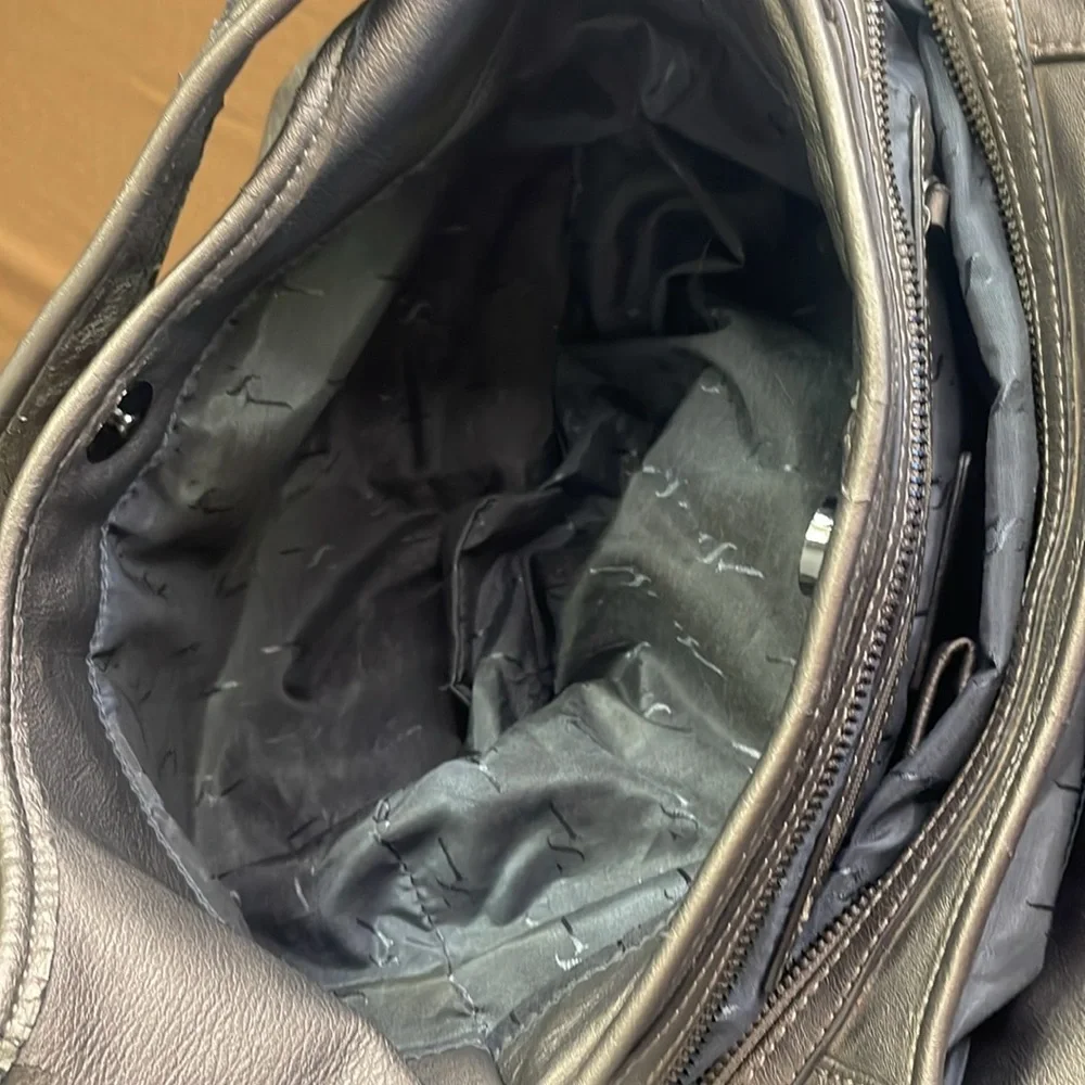 Simply Vera by Vera Wang Metallic Shoulder Bag – Pre-Owned - Picture 9 of 13